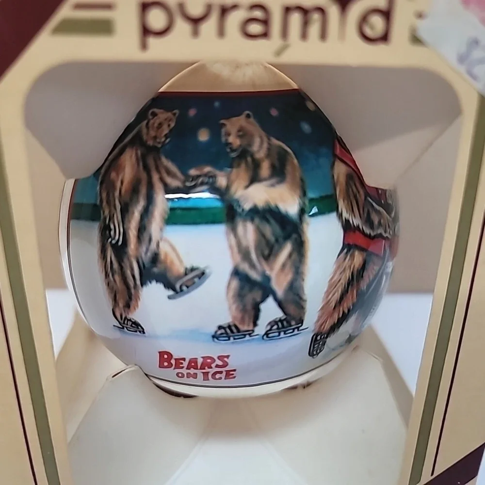 Vtg 1982 Pyramid Ringling Bros Barnum Bailey Bears on Ice Ornament-Original Box‎